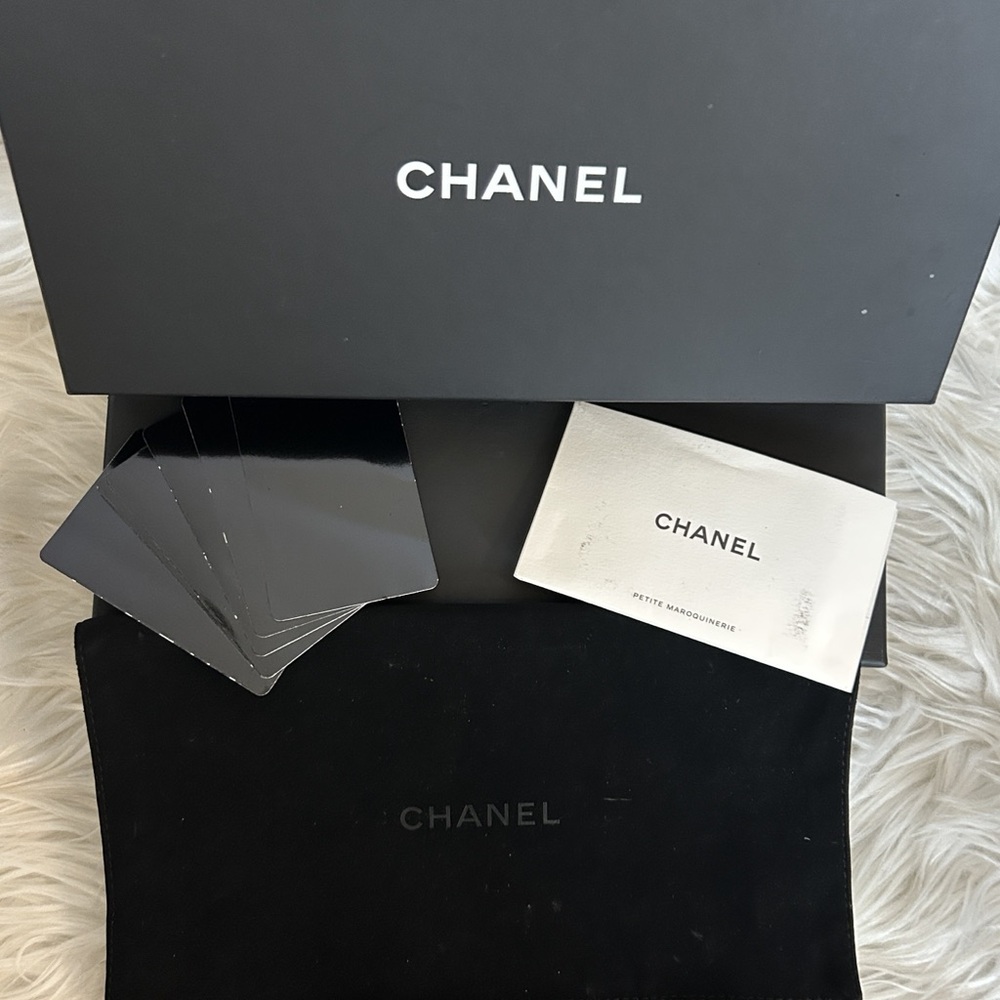 CHANEL Vanity Bag in Black Caviar Leather with Gold Hardware crossbody shoulder - Picture 9 of 11